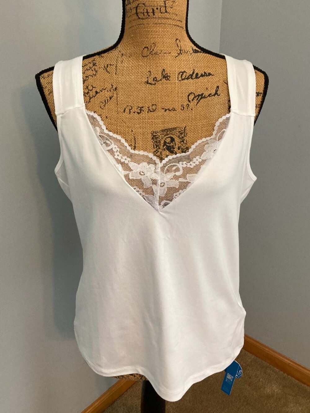 NWT Cupshe White Lace Neck Cami Tank Top Women Size Large